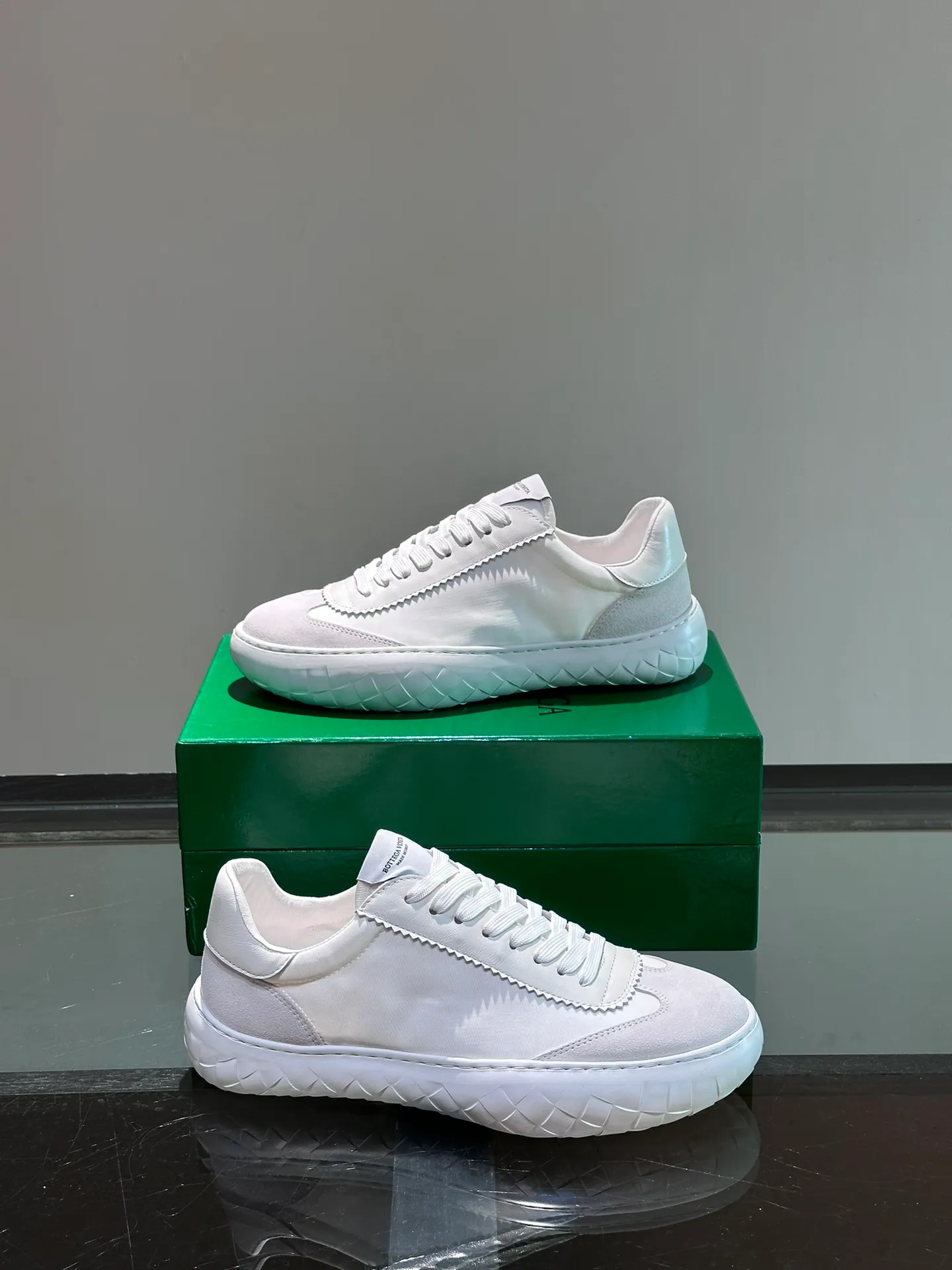 Factory price 438💰BV/Bottega Veneta🆕New men's moral training sneakers, made of Sneaker technology nylon and suede, inspired by retro basketball shoes, a new interpretation of classic sneakers, light, comfortable and breathable summer essentials, the soles are made of classic woven texture, super recognizable, nylon suede stitching, full of texture! Size: 38-44, (45 customized)